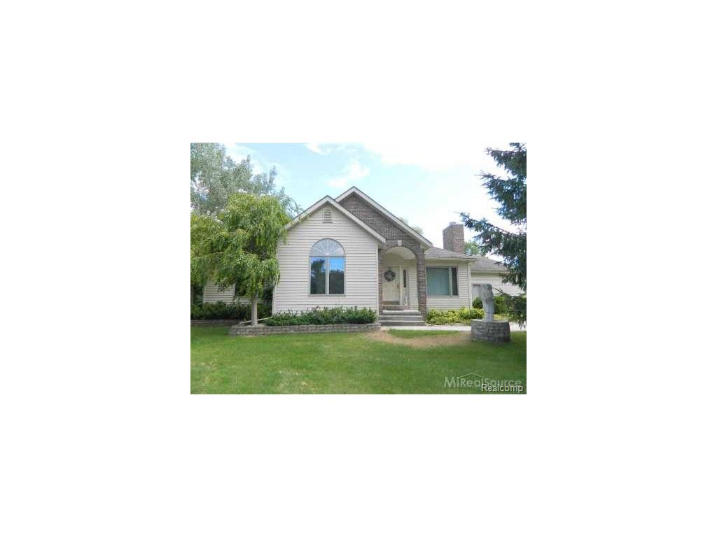 6935 Serenity Ln, Saint Clair, MI 48079 photo 1