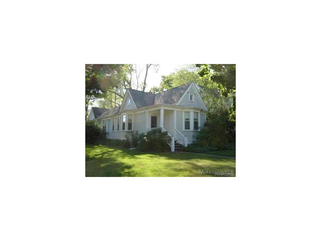 469 St Clair, Grosse Pointe, MI 48236 photo 1