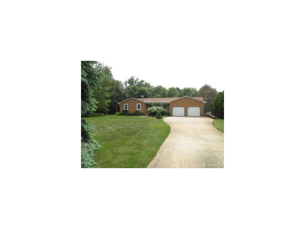 1415 Shadowtree Ln, Lapeer, MI 48446 photo 1