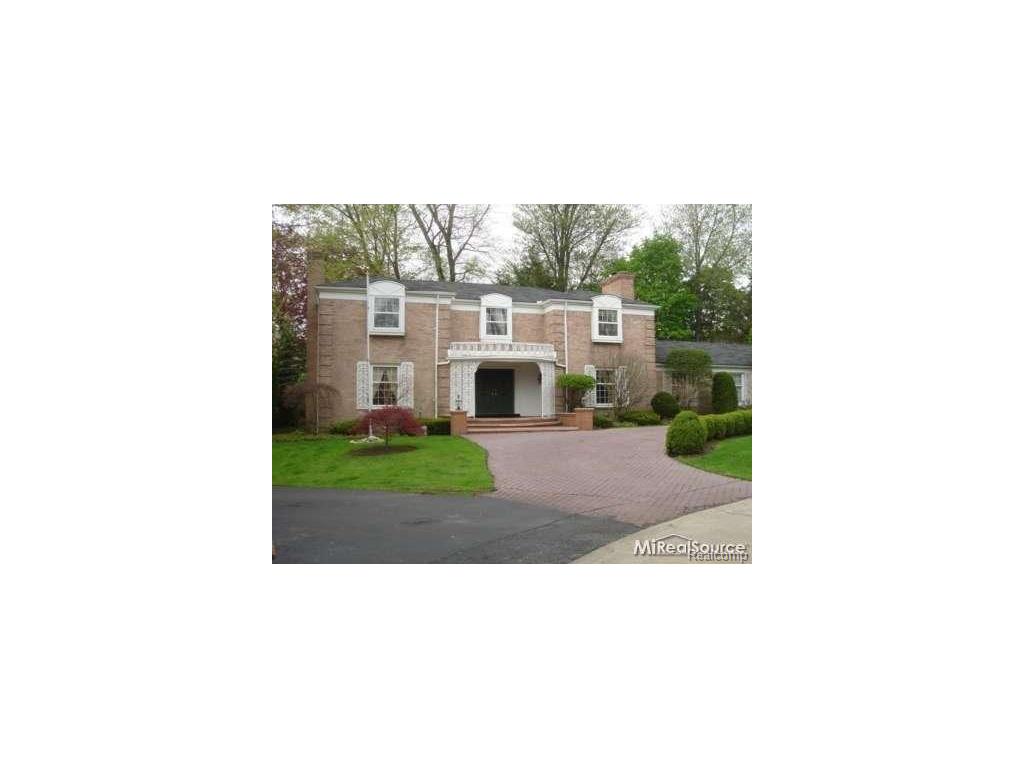 3 Alger Pl, Grosse Pointe, MI 48230 photo 1