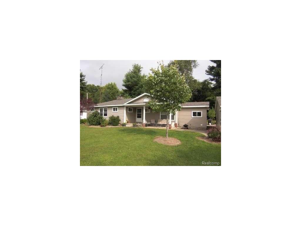 6395 Brookside Dr, Deckerville, MI 48427 photo 1
