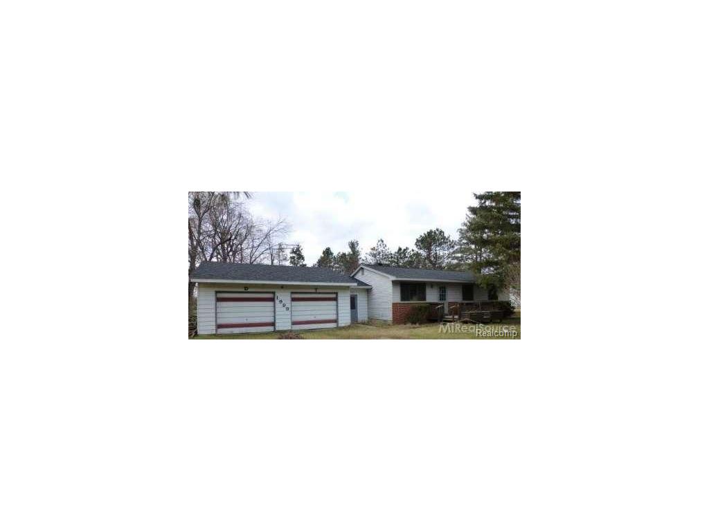 1999 Keeran Dr, Lapeer, MI 48446 photo 1