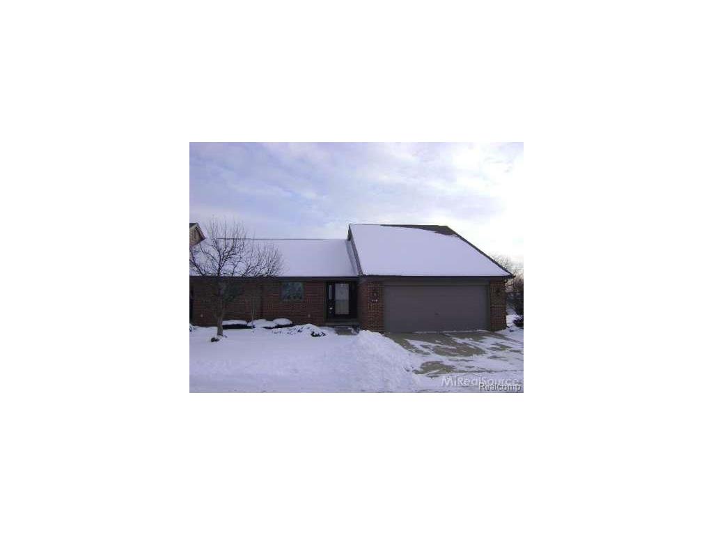 46015 Meadows Cir E, Macomb, MI 48044 photo 1
