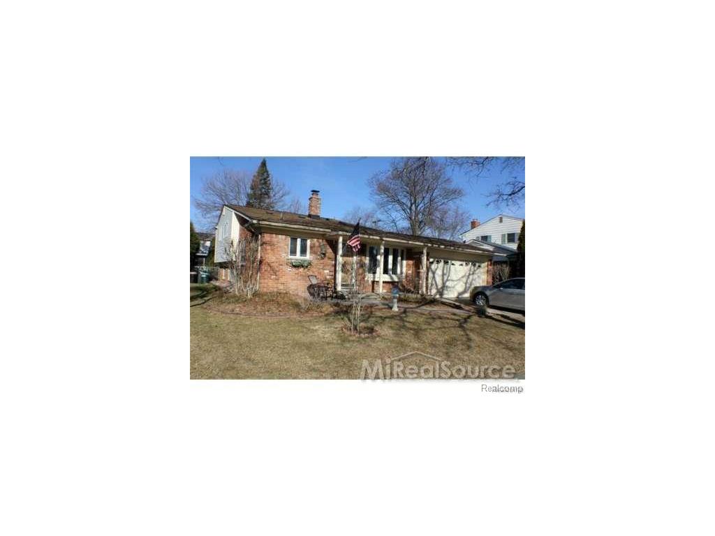 15029 Maplewood Ln, Plymouth, MI 48170 photo 1