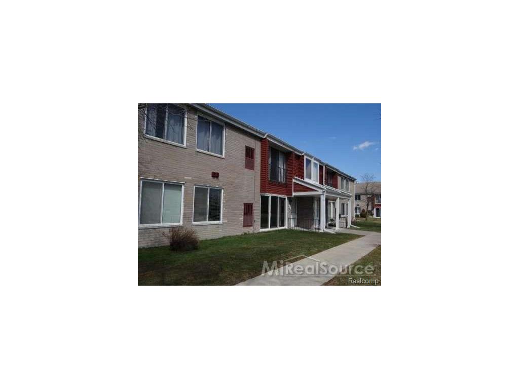 302 Sunset Ln, Saint Clair Shores, MI 48082 photo 1