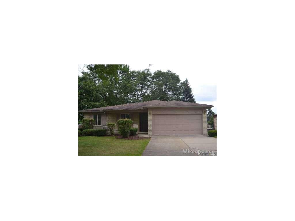 18234 Birch Dr, Macomb, MI 48044 photo 1