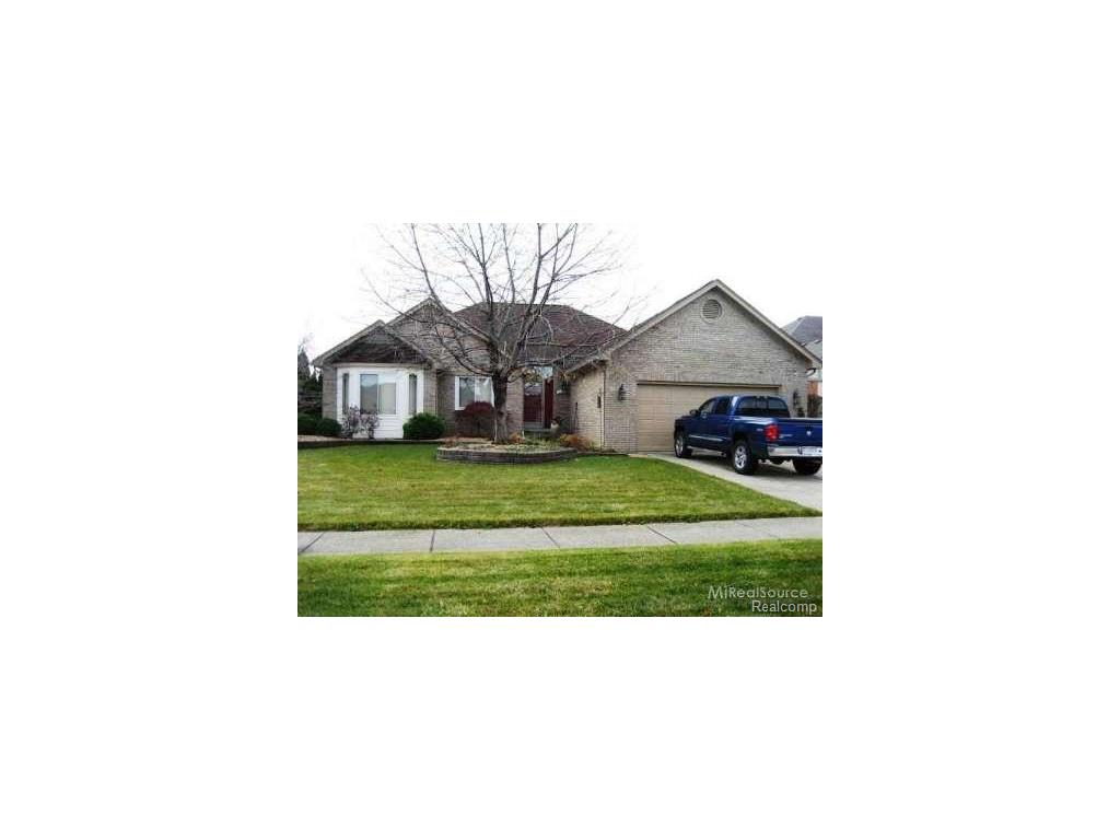 17388 Leafdale Ct, Macomb, MI 48044 photo 1