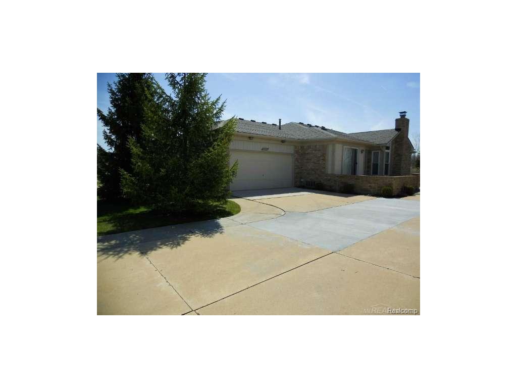 50341 Pepper Tree Dr, Macomb, MI 48044 photo 1