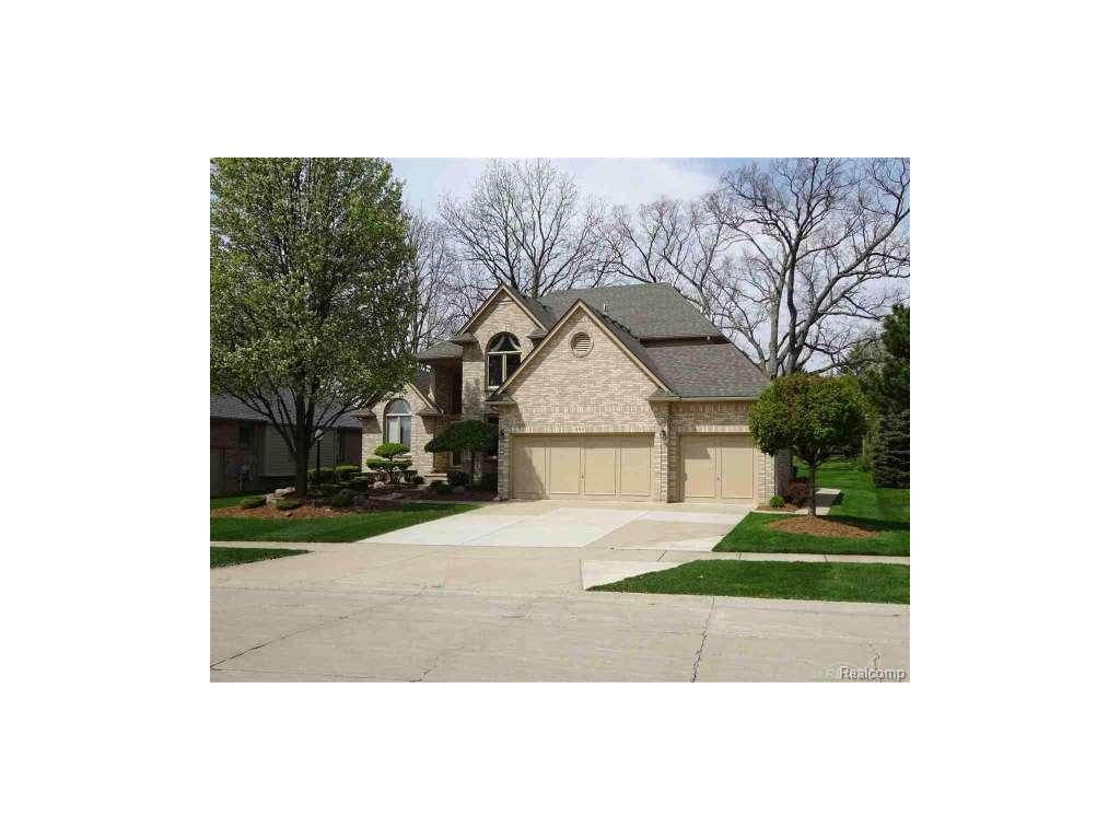 896 Grovecrest, Rochester Hills, MI 48307 photo 1