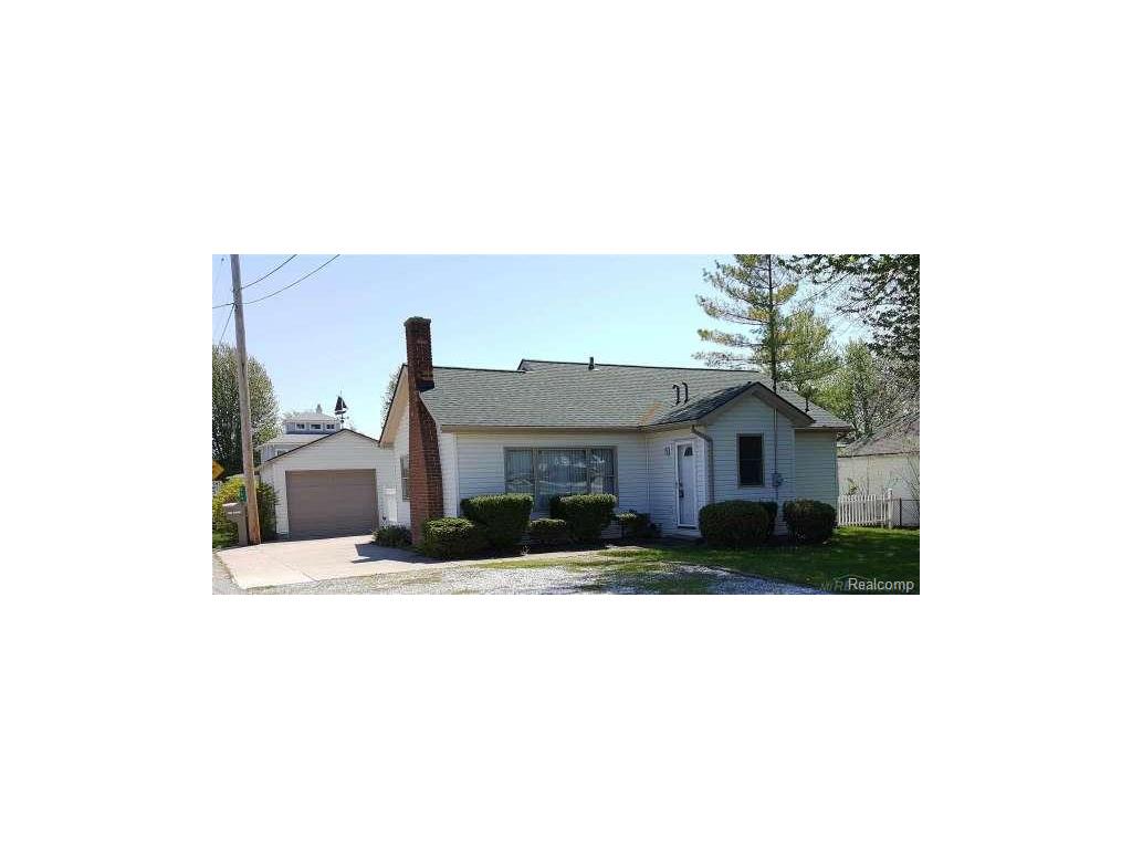 229 North Ave, Algonac, MI 48001 photo 1