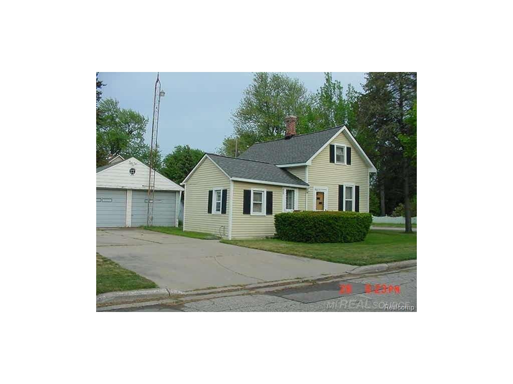 815 S 8th, St. Clair, MI 48079 photo 1
