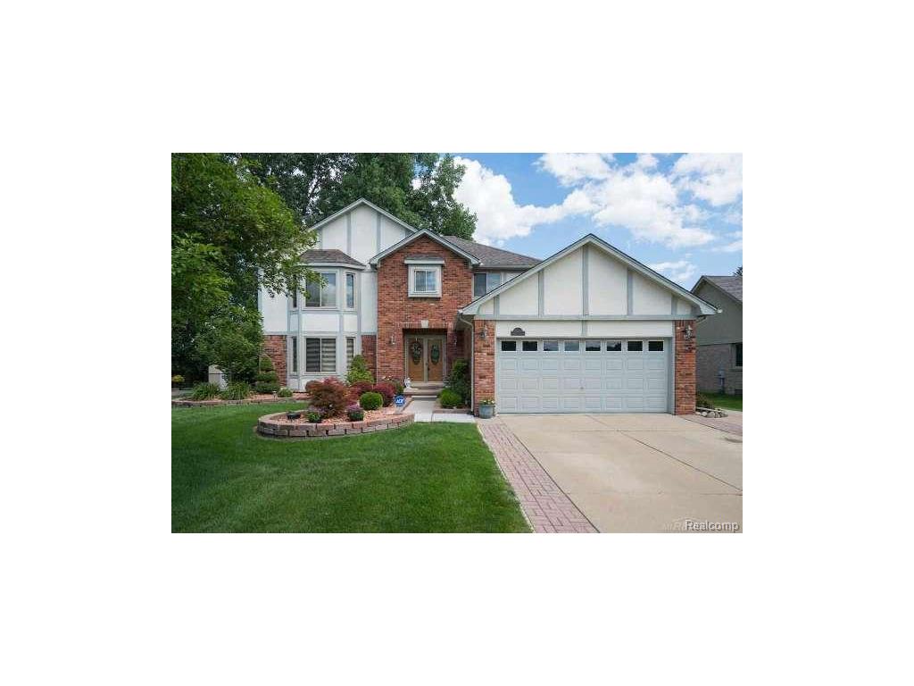 48264 Frank Dr, Macomb, MI 48044 photo 1