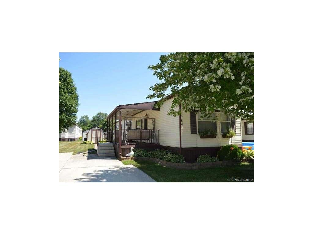 9547 Anchor Dr, Clay Twp, MI 48001 photo 1