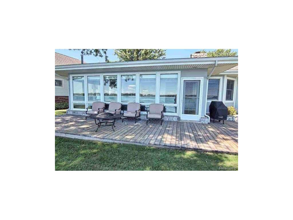2324 Algona, Algonac, MI 48001 photo 1