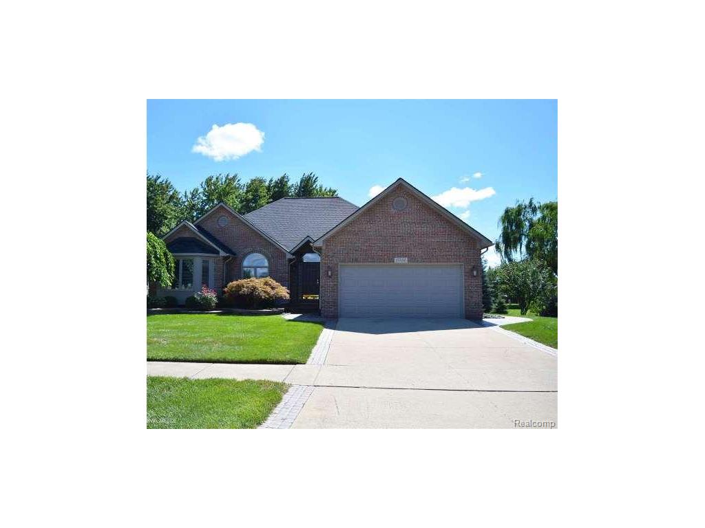 17232 Tower Dr, Macomb, MI 48044 photo 1