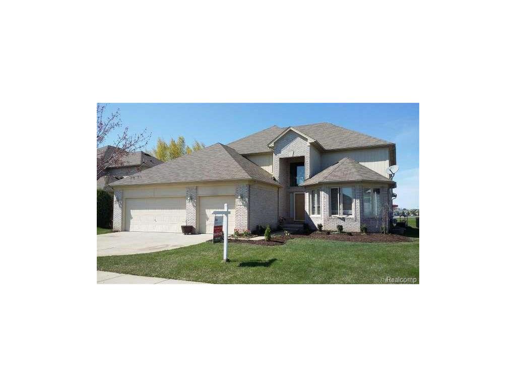21701 Phoenix Dr, Macomb, MI 48044 photo 1