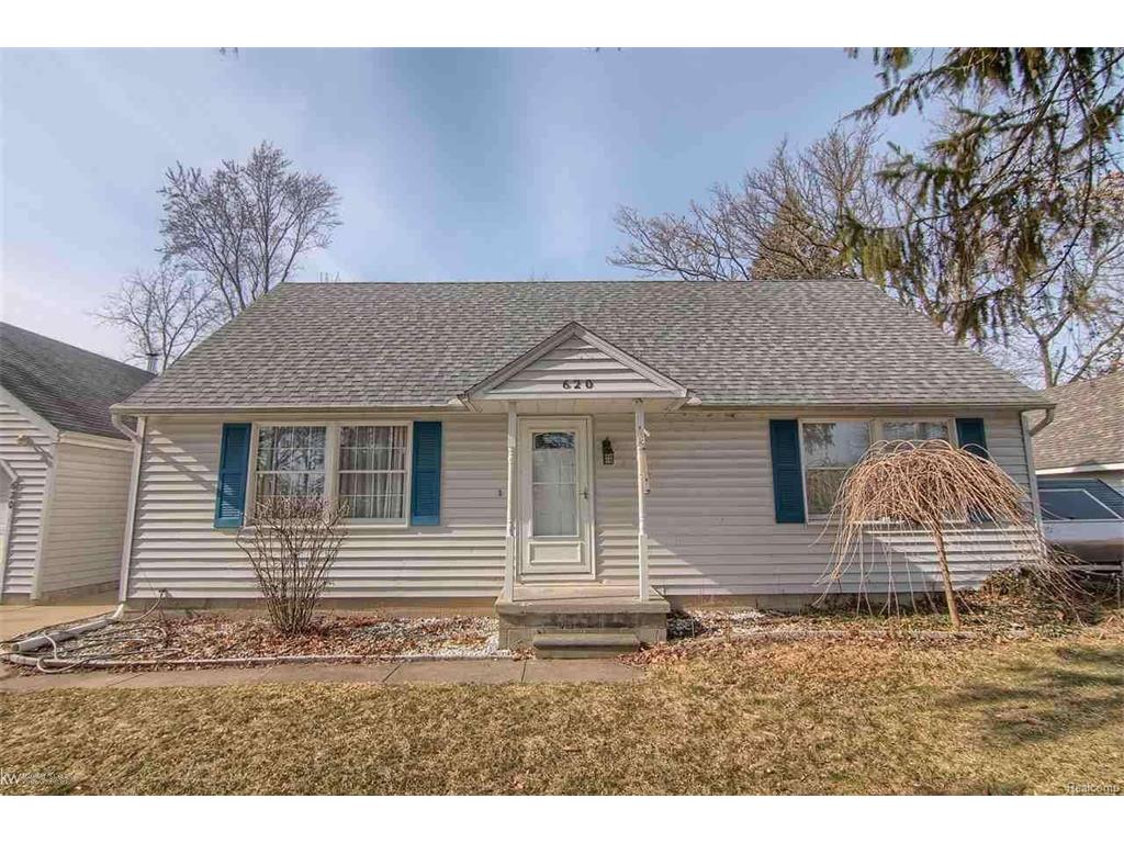 620 S 10th, St. Clair, MI 48079 photo 1