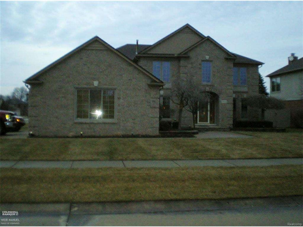 17073 Peter Dr, Macomb, MI 48044 photo 1