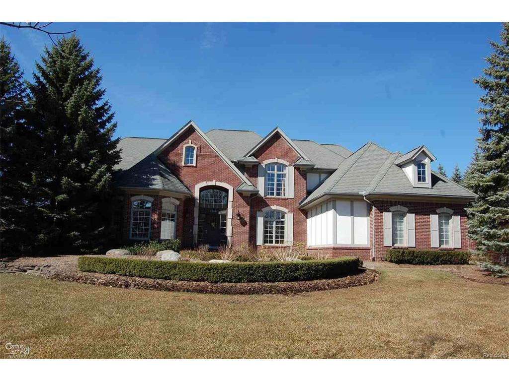 5860 Pine Aire, Rochester, MI 48306 photo 1