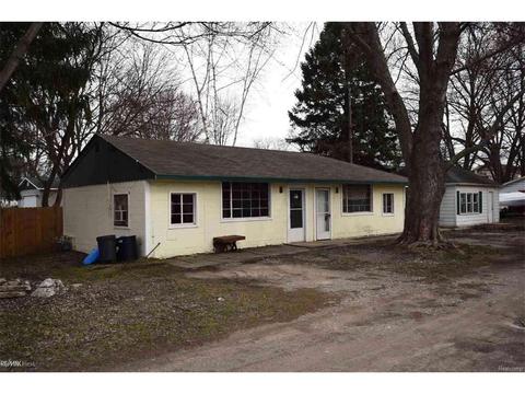 5167 Pointe Tremble, Algonac, MI 48001 photo 1