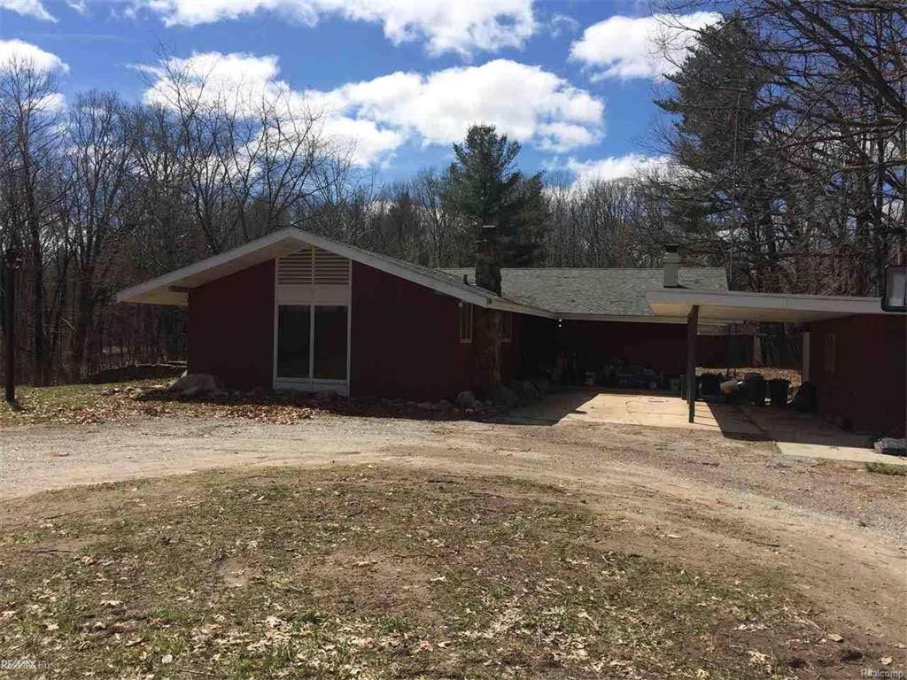 1610 S Bartlett, Saint Clair, MI 48079 photo 1
