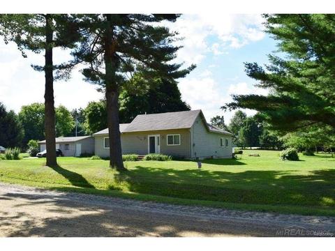 2516 Marlette Rd, Applegate, MI 48401 photo 1