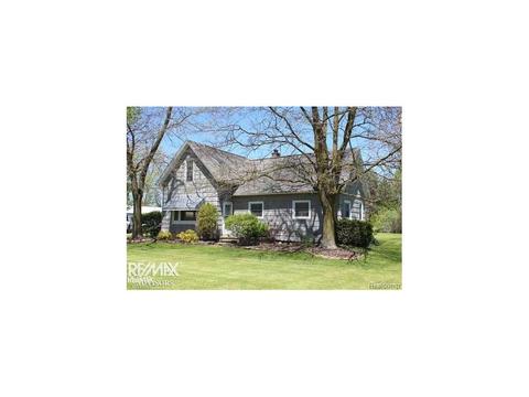 10176 Puttygut, Casco, MI 48064 photo 1