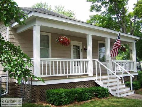 600 Vine, Saint Clair, MI 48079 photo 1