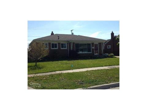 31200 Lyons Cir E, Warren, MI 48092 photo 1