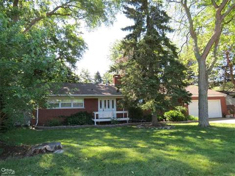 36292 Farmbrook Dr, Clinton Township, MI 48035 photo 1