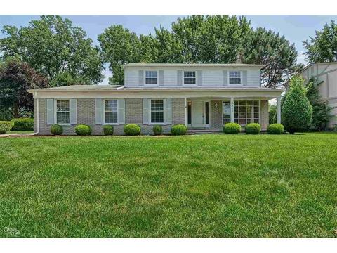 3910 Boulder Dr, Troy, MI 48084 photo 1