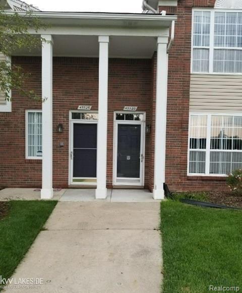 45520 Warwick Dr, Macomb, MI 48044 photo 1