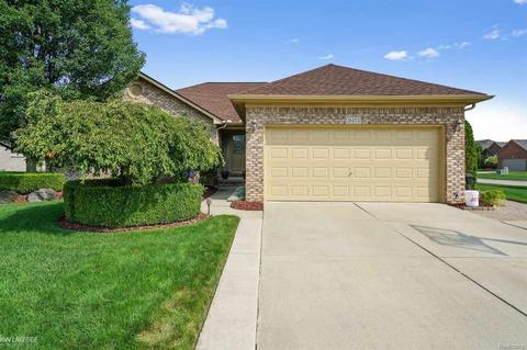21453 Florence Dr, Macomb, MI 48044 photo 1