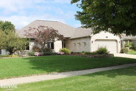 19357 Sans, Macomb, MI 48044 photo 1