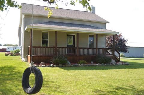 8734 Wildcat Rd, Jeddo, MI 48032 photo 1