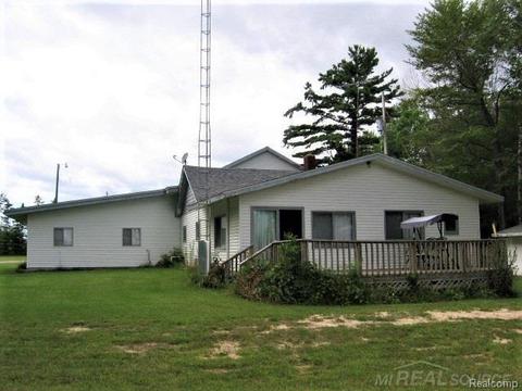 5362 N Lakeshore, Deckerville, MI 48427 photo 1
