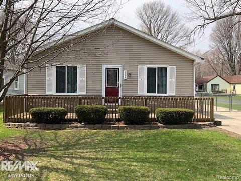 9574 Lakepointe Blvd, Algonac, MI 48001 photo 1