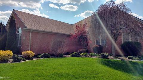 20964 Ivy Cir, Macomb, MI 48044 photo 1