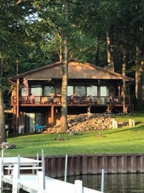 608 Hillcrest, Harrison, MI 48625 photo 1