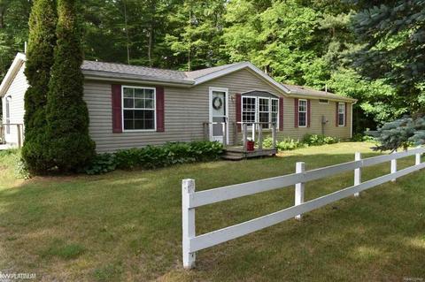 7203 Bryce Rd, Clyde, MI 48049 photo 1