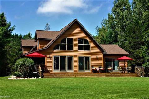 551 W River Ct, Gladwin, MI 48624 photo 1