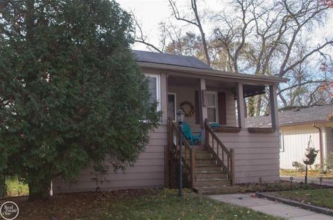 112 E Tacoma St, Clawson, MI 48017 photo 1