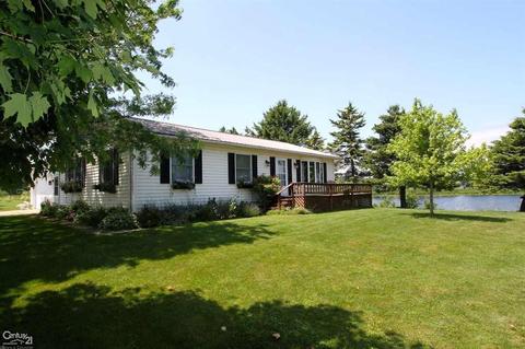 4393 Lakeshore, Deckerville, MI 48427 photo 1