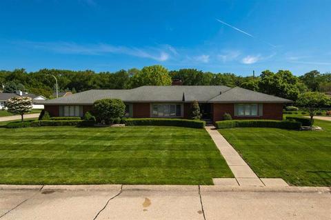 34 Shorecrest Cir, Grosse Pointe Shores, MI 48236 photo 1