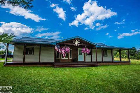 8290 Beard, Avoca, MI 48006 photo 1