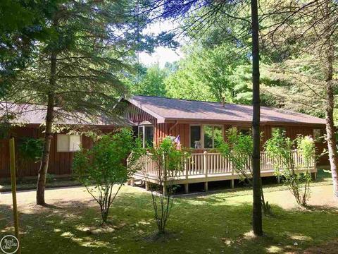 19 Caseville Homes For Sale Caseville Mi Real Estate Movoto