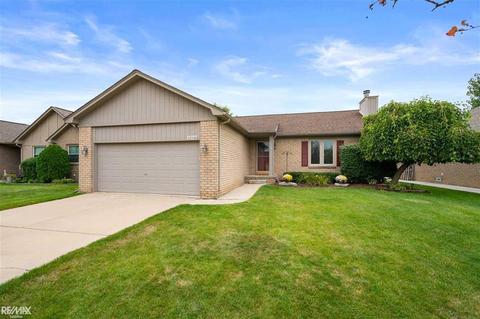 22016 E Sunset Dr, Macomb, MI 48044 photo 1
