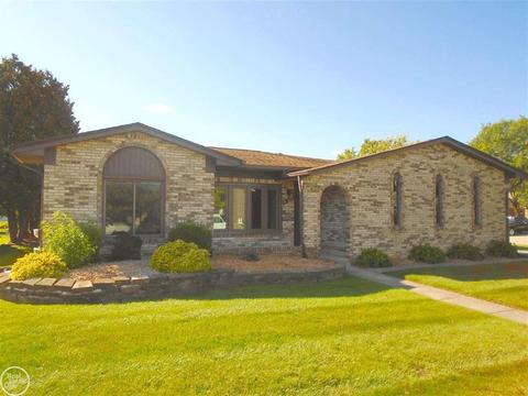 45883 Berthoud, Macomb, MI 48044 photo 1