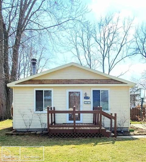 1114 Clinton, Algonac, MI 48001 photo 1