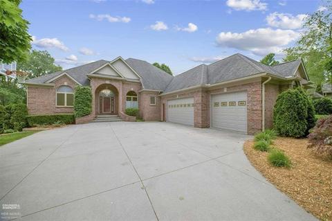 25 Golfside Dr, Saint Clair, MI 48079 photo 1